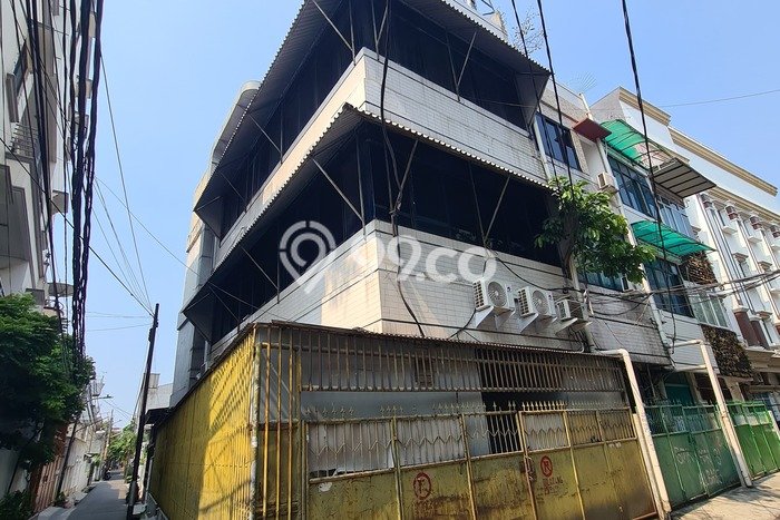 Unit Ruko Dijual di Jakarta Pusat LT 113m2 & LB 207m2 Unit Ruko Dijual di Jakarta Pusat LT 113m2 & LB 207m2