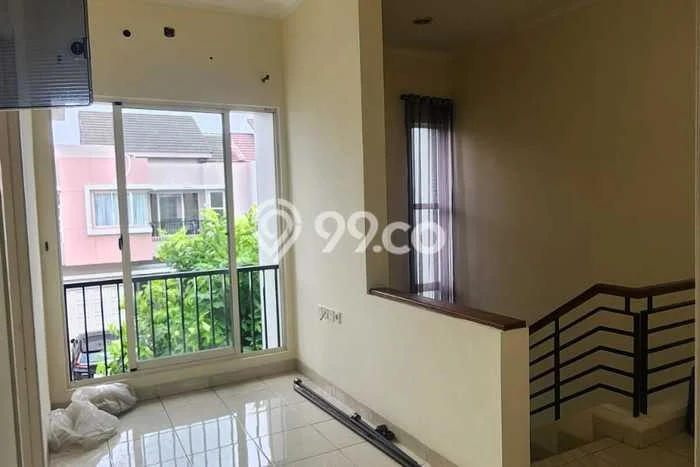 HOT DEAL! Rumah di Gading Serpong The Spring, 4 KT, Area Strategis, LT 153m² Bangunan 153m² HOT DEAL! Rumah di Gading Serpong The Spring, 4 KT, Area Strategis, LT 153m² Bangunan 153m²
