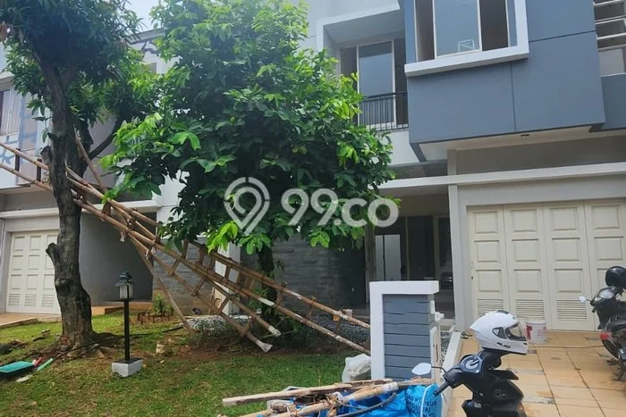 HOT DEAL! Rumah di Gading Serpong The Spring, 4 KT, Area Strategis, LT 153m² Bangunan 153m² HOT DEAL! Rumah di Gading Serpong The Spring, 4 KT, Area Strategis, LT 153m² Bangunan 153m²