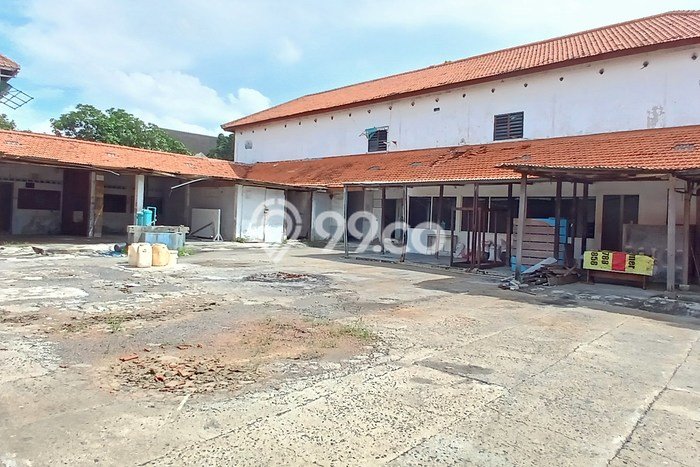 Gudang Disewakan di Kawasan Ramai Semarang Selatan, Semarang Gudang Disewakan di Kawasan Ramai Semarang Selatan, Semarang