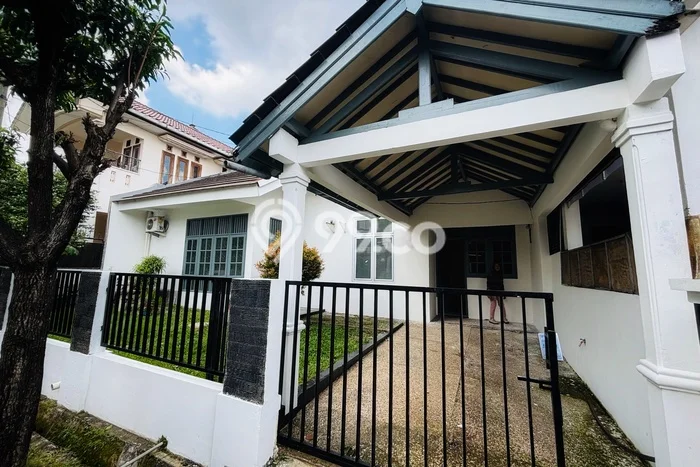 Disewakan! Rumah 3 Kamar Tidur &
2 Kamar Mandi di Kemang Pratama, Bekasi Disewakan! Rumah 3 Kamar Tidur &
2 Kamar Mandi di Kemang Pratama, Bekasi