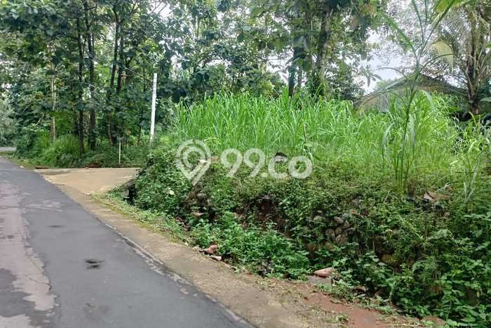 Lahan Strategis di Karangpandan Dijual dengan Luas 200m2 Lahan Strategis di Karangpandan Dijual dengan Luas 200m2