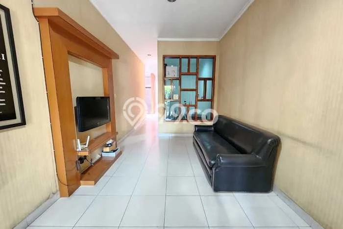 Disewakan! Rumah 3 Kamar Tidur &
1 Kamar Mandi di Mekar Wangi, Bandung Disewakan! Rumah 3 Kamar Tidur &
1 Kamar Mandi di Mekar Wangi, Bandung