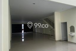LOKASI BISNIS! Ruko For Rent di Kelapa Gading, Luas 322m², Area Utama, Siap Operasional LOKASI BISNIS! Ruko For Rent di Kelapa Gading, Luas 322m², Area Utama, Siap Operasional