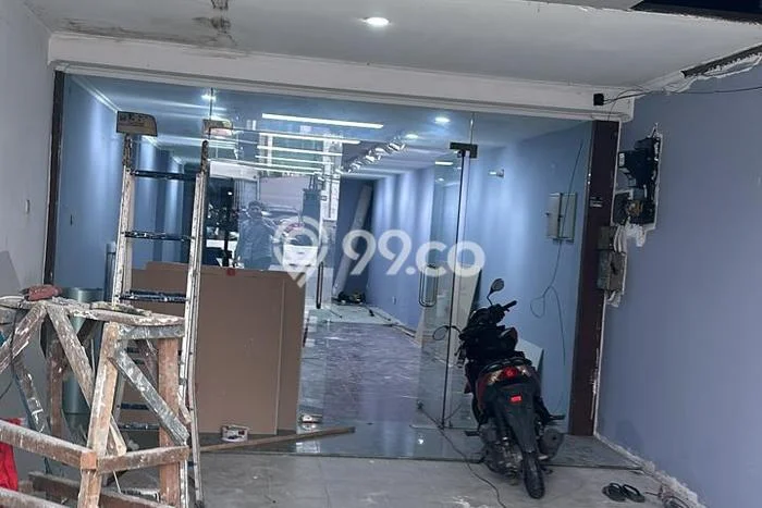 Ruko Area Bisnis di Jatinegara, Luas 220m², For Rent, Siap Digunakan Ruko Area Bisnis di Jatinegara, Luas 220m², For Rent, Siap Digunakan
