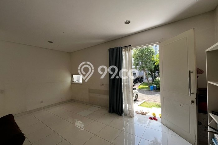 Disewakan! Rumah 3 Kamar Tidur &
2 Kamar Mandi di BSD, Tangerang Disewakan! Rumah 3 Kamar Tidur &
2 Kamar Mandi di BSD, Tangerang