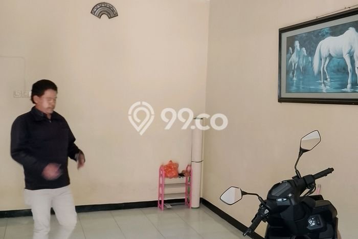 Unit Kost Dijual di Tembalang dengan 6 Kamar Tidur & Luas Bangunan 100m2 Unit Kost Dijual di Tembalang dengan 6 Kamar Tidur & Luas Bangunan 100m2