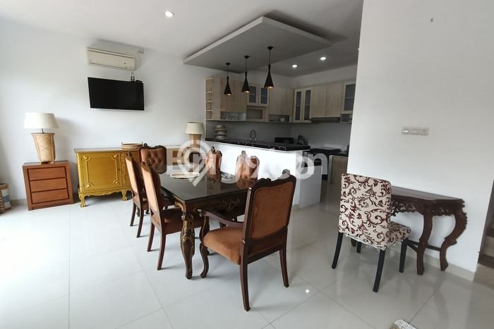 LOKASI PREMIUM! Vila Kawasan , Area 183m2m², Akses Mudah Fasilitas Umum LOKASI PREMIUM! Vila Kawasan , Area 183m2m², Akses Mudah Fasilitas Umum