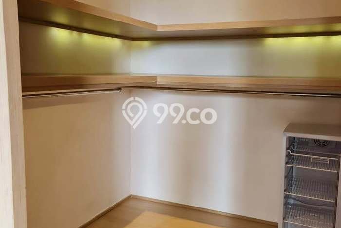 Rumah Elit LB 450m2 Siap Pakai Desain Elegan di Kerobokan, Badung Rumah Elit LB 450m2 Siap Pakai Desain Elegan di Kerobokan, Badung