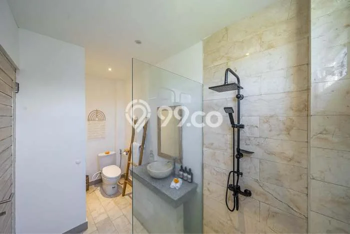 Rumah di , 4 KM, Dekat Rumah Sakit, Luas 300m2m² LB 300m2m² Rumah di , 4 KM, Dekat Rumah Sakit, Luas 300m2m² LB 300m2m²