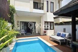 Disewakan! Rumah 3 Kamar Tidur &
4 Kamar Mandi di Umalas, Badung Disewakan! Rumah 3 Kamar Tidur &
4 Kamar Mandi di Umalas, Badung