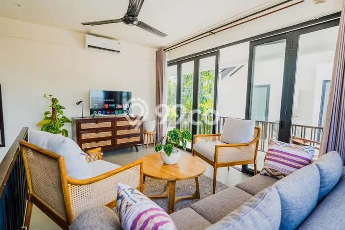 Rumah Kondisi Baik Disewakan di Pecatu, Badung LT 200m2, LB 400m2 Rumah Kondisi Baik Disewakan di Pecatu, Badung LT 200m2, LB 400m2
