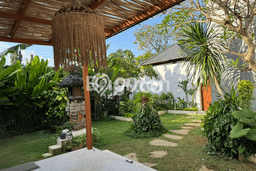 Vila Disewakan Kawasan Sanur, Area 350m², Lingkungan Asri Vila Disewakan Kawasan Sanur, Area 350m², Lingkungan Asri