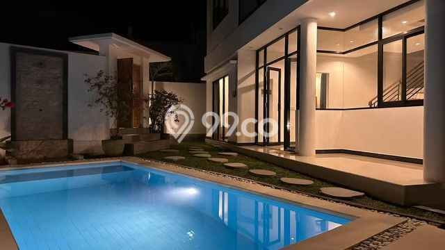 Ready to Use! Premium House LT 225m2 Desain Elegan di Munggu Ready to Use! Premium House LT 225m2 Desain Elegan di Munggu