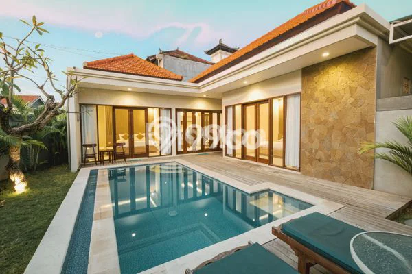Rumah di Canggu, 2 KT, Lingkungan Asri, Luas 200m2m² LB 130m2m² Rumah di Canggu, 2 KT, Lingkungan Asri, Luas 200m2m² LB 130m2m²
