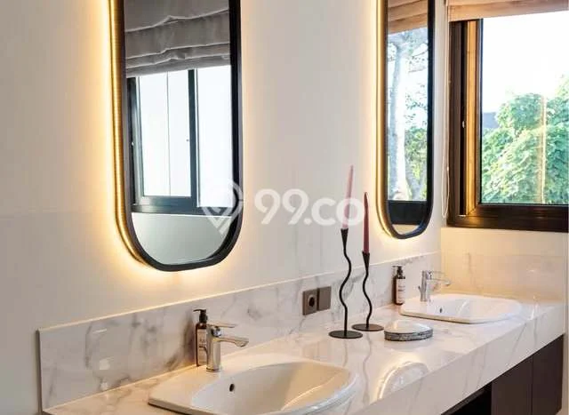 Sewa Rumah Murah di Pererenan Badung dengan 5 Kamar Tidur Sewa Rumah Murah di Pererenan Badung dengan 5 Kamar Tidur
