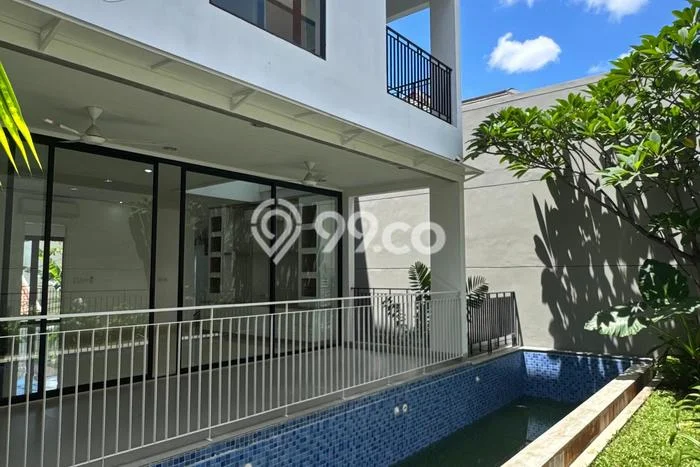 Rumah Kondisi Baik Disewakan di Senopati, Jakarta Selatan LT 250m2, LB 350m2 Rumah Kondisi Baik Disewakan di Senopati, Jakarta Selatan LT 250m2, LB 350m2