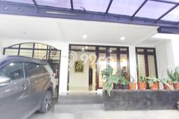 Rumah Luxury Modern Tanpa Renovasi di Pondok Indah Jakarta Selatan Rumah Luxury Modern Tanpa Renovasi di Pondok Indah Jakarta Selatan