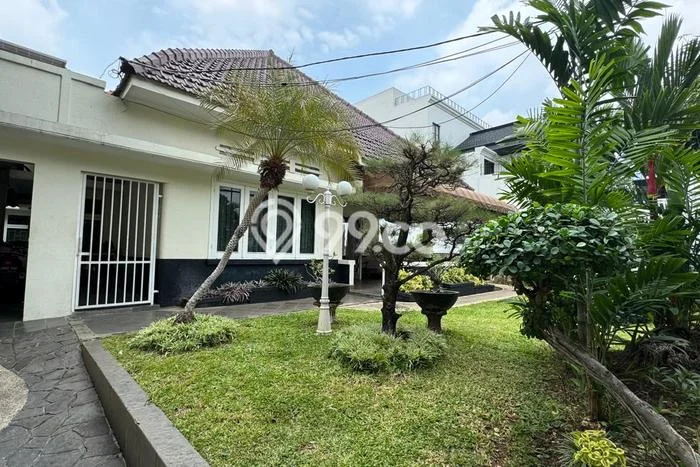 Hunian Modern Disewakan 4 Kamar di Menteng Boleh Nego Hunian Modern Disewakan 4 Kamar di Menteng Boleh Nego