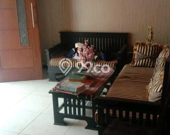 Ready to Use! Luxury House LT 200m2 Desain Elegan di Surabaya Kota Ready to Use! Luxury House LT 200m2 Desain Elegan di Surabaya Kota