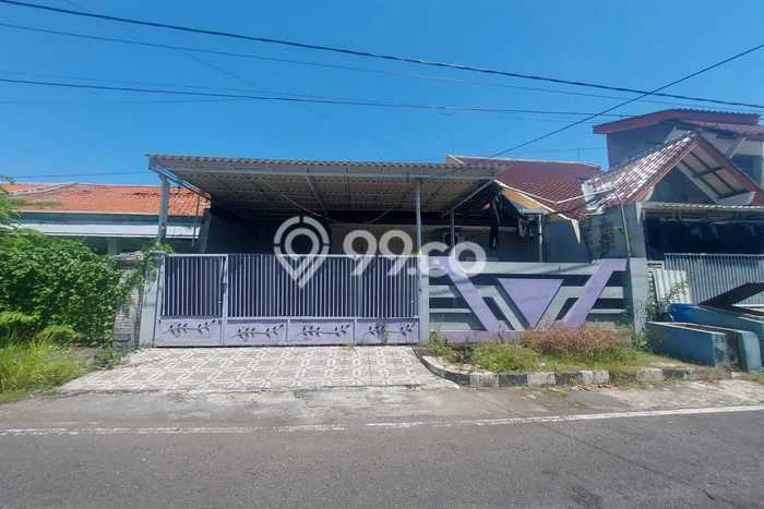 Ready to Use! Luxury House LT 200m2 Desain Elegan di Surabaya Kota Ready to Use! Luxury House LT 200m2 Desain Elegan di Surabaya Kota