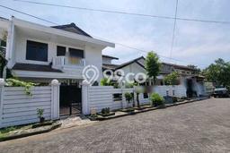 Rumah Elit Modern Tanpa Renovasi di Surabaya Kota Surabaya Rumah Elit Modern Tanpa Renovasi di Surabaya Kota Surabaya