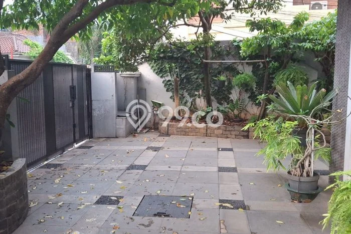 Siap Huni Rumah Mewah 6 Kamar di Tebet Dekat ke Mana Pun Siap Huni Rumah Mewah 6 Kamar di Tebet Dekat ke Mana Pun