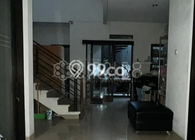 Ready to Use! Luxury House LT 155m2 Desain Modern di Sudirman Ready to Use! Luxury House LT 155m2 Desain Modern di Sudirman