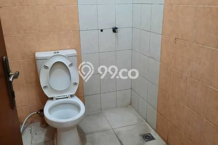 Disewakan Ruko di Kawasan Ramai Taman Holis Indah Luas 180m2 Disewakan Ruko di Kawasan Ramai Taman Holis Indah Luas 180m2