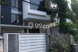 Rumah sewa siap huni 4 KT di Utan Kayu, Jakarta Timur Rumah sewa siap huni 4 KT di Utan Kayu, Jakarta Timur