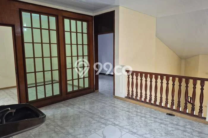 Ruko untuk disewa di Duren Sawit punya LT 90m2 & LB 120m2 harga sewa kompetitif Ruko untuk disewa di Duren Sawit punya LT 90m2 & LB 120m2 harga sewa kompetitif