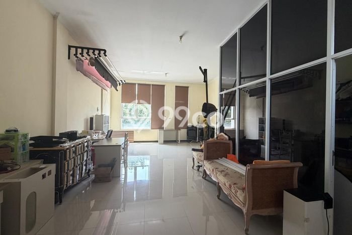 Unit Ruko Dijual di Surabaya LT 77m2 & LB 151m2 Unit Ruko Dijual di Surabaya LT 77m2 & LB 151m2