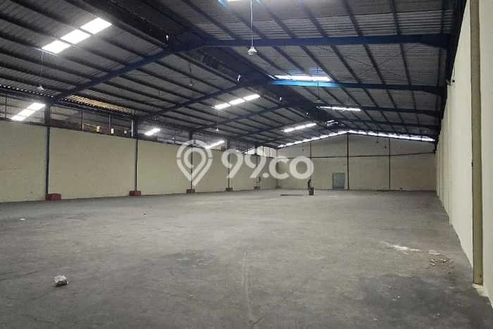 Gudang Disewa di Bekasi dengan LB 2500m2 Area Komersial Ramai Gudang Disewa di Bekasi dengan LB 2500m2 Area Komersial Ramai