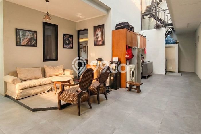 Rumah Kost untuk Dijual di Kebayoran Baru dengan 12 KT, 12 KM, Luas 150m2 Rumah Kost untuk Dijual di Kebayoran Baru dengan 12 KT, 12 KM, Luas 150m2
