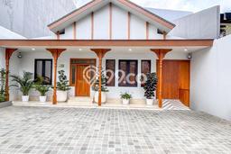 Komersial Disewa di Kebayoran Baru, Jakarta Selatan, LT 210m2 / LB 180m2 Komersial Disewa di Kebayoran Baru, Jakarta Selatan, LT 210m2 / LB 180m2