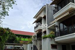 Disewakan! Rumah 6 Kamar Tidur &
3 Kamar Mandi di Kemang, Jakarta Selatan Disewakan! Rumah 6 Kamar Tidur &
3 Kamar Mandi di Kemang, Jakarta Selatan
