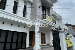 Rumah Mewah LB 480m2 Siap Huni Desain Elegan di Gandaria, Jakarta Selatan Rumah Mewah LB 480m2 Siap Huni Desain Elegan di Gandaria, Jakarta Selatan