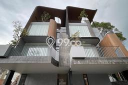Ready to Use! Premium House LT 107m2 Desain Elegan di Kemang Ready to Use! Premium House LT 107m2 Desain Elegan di Kemang
