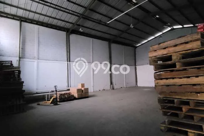 Gudang disewakan lokasi strategis BSD Tangerang Selatan 225m2 Gudang disewakan lokasi strategis BSD Tangerang Selatan 225m2