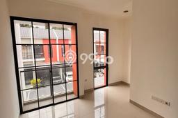 For Sale Rumah 2 Kamar Lokasi Ideal Bagus dan Strategis di Cipondoh For Sale Rumah 2 Kamar Lokasi Ideal Bagus dan Strategis di Cipondoh