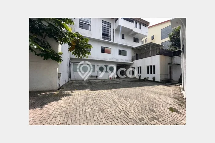 Unit Kantor disewakan di Kebayoran Baru Jakarta Selatan dengan LT 1237m2 / LB 1849m2 Unit Kantor disewakan di Kebayoran Baru Jakarta Selatan dengan LT 1237m2 / LB 1849m2