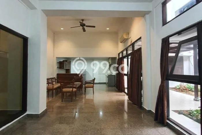 Hunian Strategis Disewakan 5 Kamar di Menteng Boleh Nego Hunian Strategis Disewakan 5 Kamar di Menteng Boleh Nego
