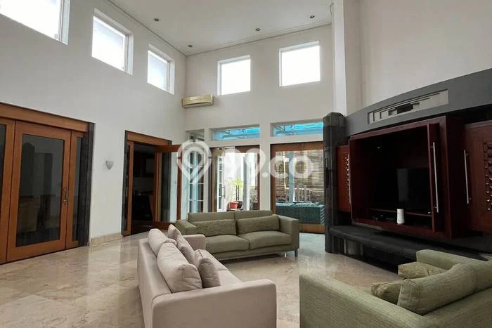 Sewa Rumah Modern di Menteng Siap Huni dan Strategis Sewa Rumah Modern di Menteng Siap Huni dan Strategis