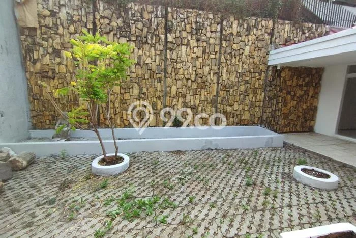 Hunian Eksklusif Siap Huni LT 1070m2 di Menteng, Jakarta Pusat Hunian Eksklusif Siap Huni LT 1070m2 di Menteng, Jakarta Pusat