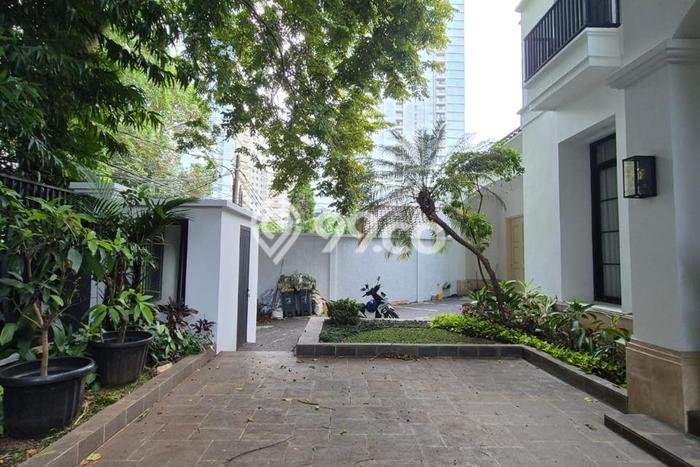 Rumah Modern Dikontrakkan di Kebayoran Baru Jakarta Selatan Area Sangat Strategis Rumah Modern Dikontrakkan di Kebayoran Baru Jakarta Selatan Area Sangat Strategis