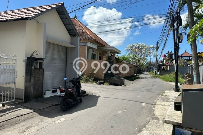 Dijual Rumah 4 Kamar Lokasi Ideal Nyaman dan Strategis di Denpasar Utara Dijual Rumah 4 Kamar Lokasi Ideal Nyaman dan Strategis di Denpasar Utara