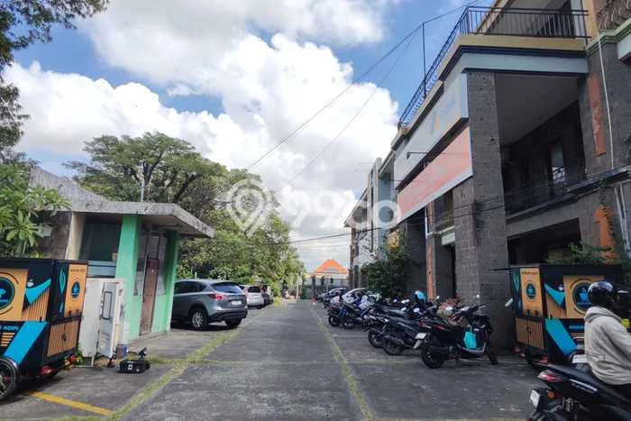 Unit Ruko disewakan di Denpasar Selatan Denpasar dengan LT 72m2 / LB 225m2 Unit Ruko disewakan di Denpasar Selatan Denpasar dengan LT 72m2 / LB 225m2