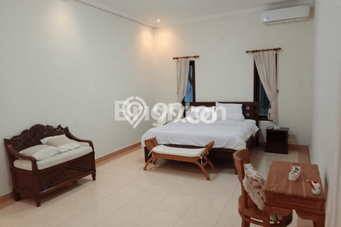 Vila For Rent di , Area 300m2m², Lingkungan Asri Vila For Rent di , Area 300m2m², Lingkungan Asri