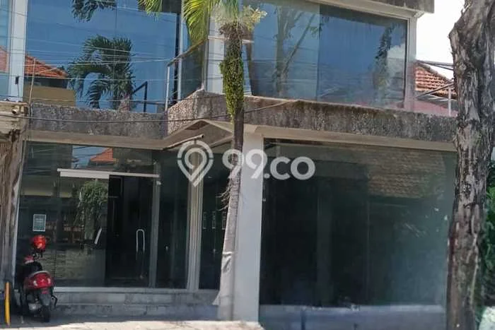 Disewakan Ruko di Kawasan Ramai Seminyak Luas 150m2 Disewakan Ruko di Kawasan Ramai Seminyak Luas 150m2