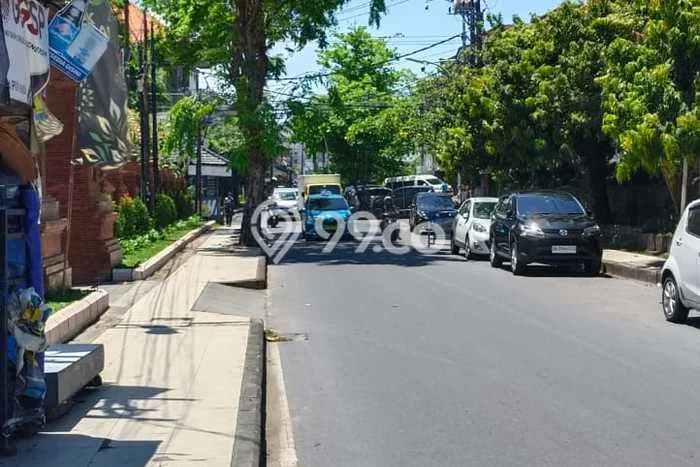 Ruko disewakan di Denpasar Selatan Denpasar dengan luas bangunan 18m2 Ruko disewakan di Denpasar Selatan Denpasar dengan luas bangunan 18m2